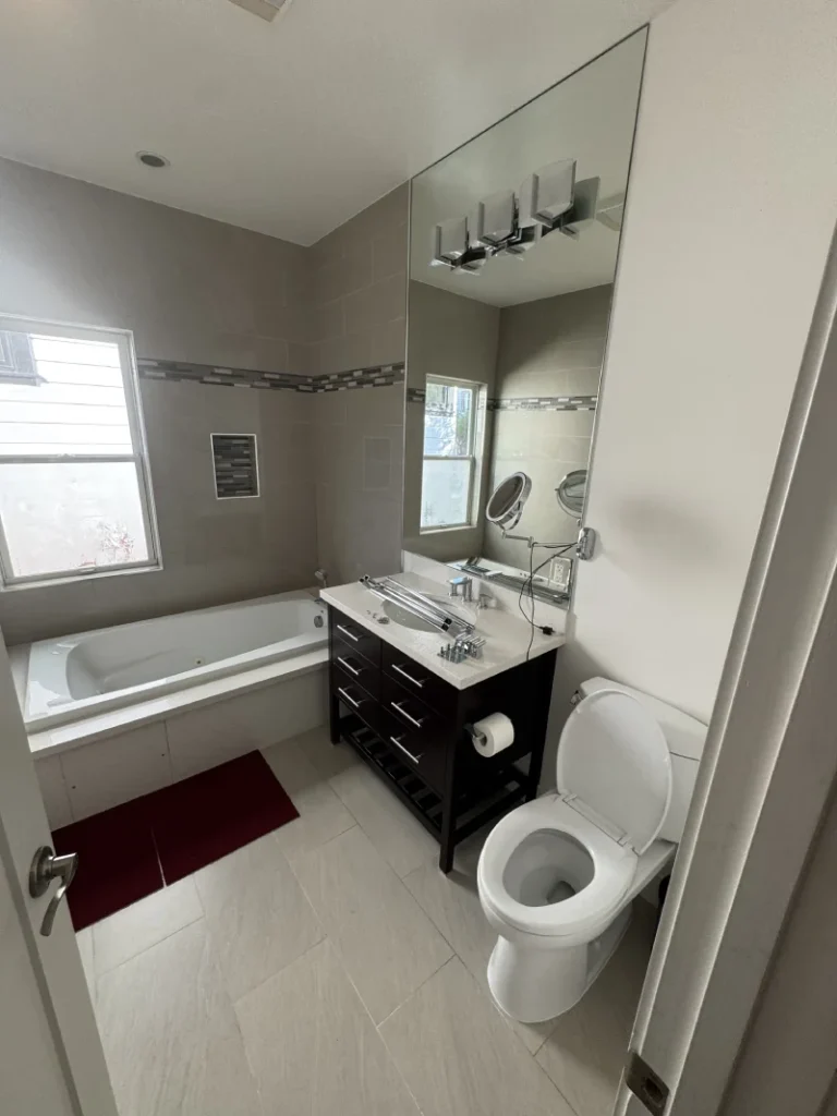 27th Ave - Bathroom Remodel